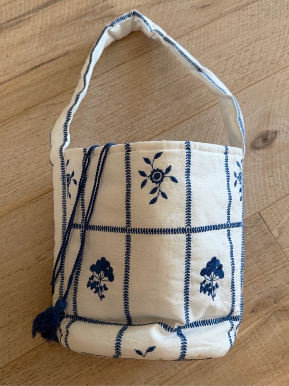 Sezane Cotton Bucket Bag. White Wheat Blue Embroidered